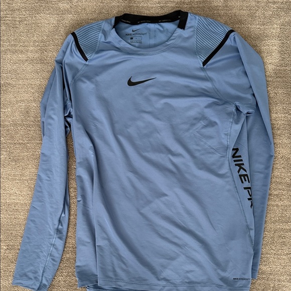 Nike Other - Nike Pro AeeroAdapt Running shirt
